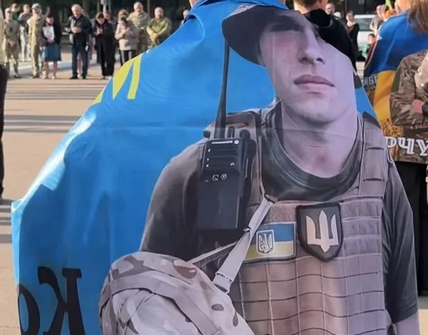 На Вічевій площі помолилися за родини захисників