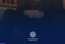 У Львові патрульні надали домедичну допомогу чоловіку з травмою голови