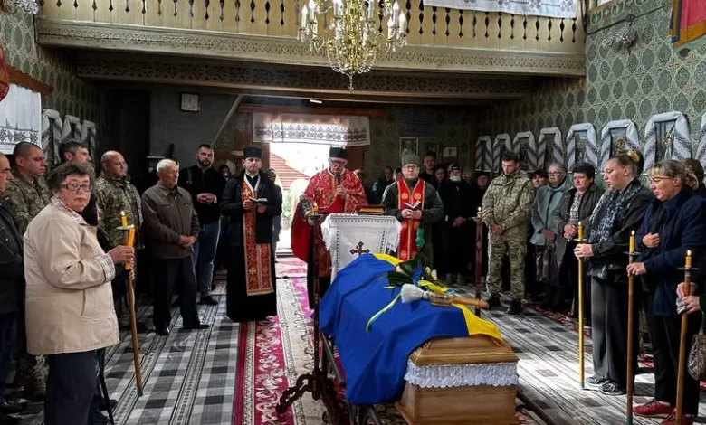 В Олексичах попрощалися з військовим Василем Меречком