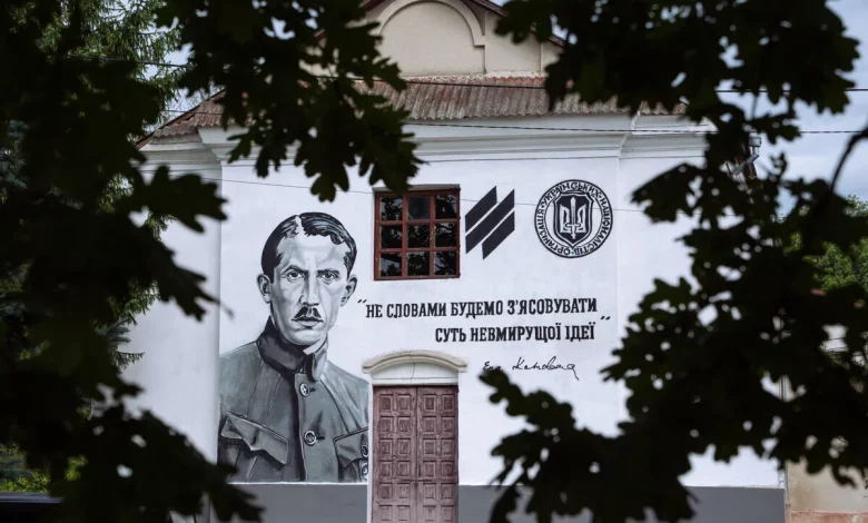 У Зашкові біля музею Євгена Коновальця влаштовують інклюзивні доріжки