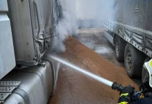 У Дрогобичі загорівся причіп вантажівки з кукурудзою