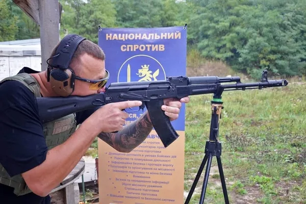 «Захист Львівщини» навчає студентів маріупольського коледжу основ нацспротиву