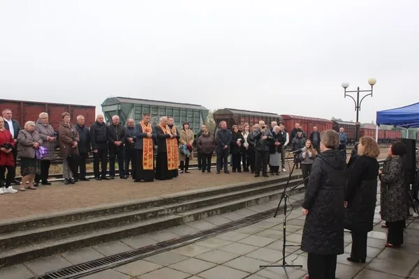 На станції «Радехів» відкрили меморіальну дошку Василю Костишаку