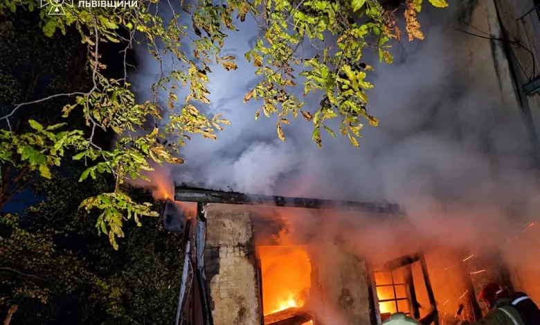 У Львові рятувальники відвернули займання житлового будинку