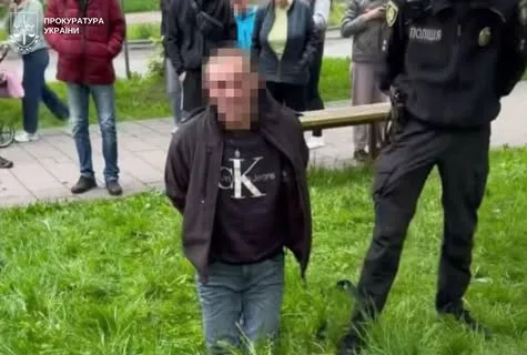 У Львові засудили чоловіка, який на Сихові утримував дитину та обпікав очі військовому газовим балончиком