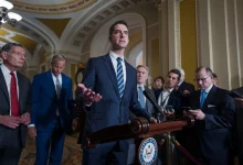 У Конгресі США запропонували гранти для шкіл, що запроваджують заборони на телефони