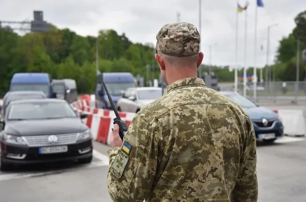 Черги на виїзд до Польщі на пунктах пропуску Львівщини