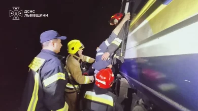 У Львові зіткнулися дизель-поїзд та електровоз