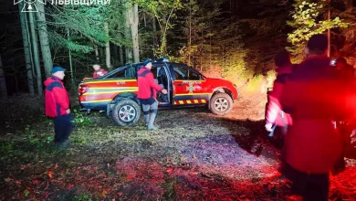 На Львівщині рятувальники знайшли 83-річного туриста, який заблукав на горі Парашка