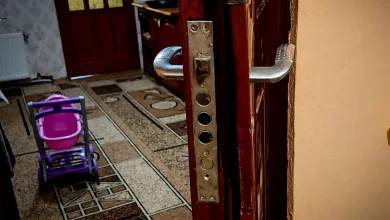 У Жовкві рятувальники відчинили квартиру, де зачинилася трирічна дівчинка