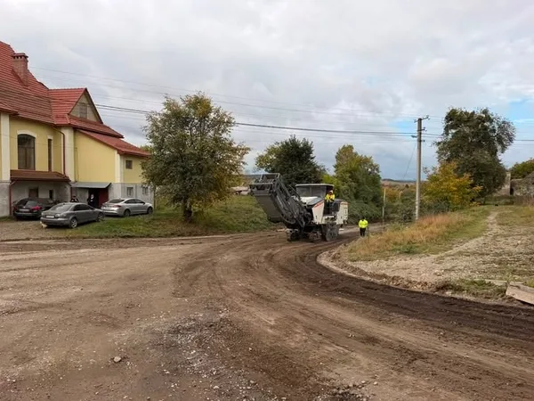 На Самбірщині ремонтують ще одну ділянку дороги Нагірне – Добромиль