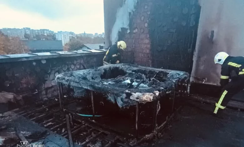 У Львові загасили пожежу на терасі житлового будинку