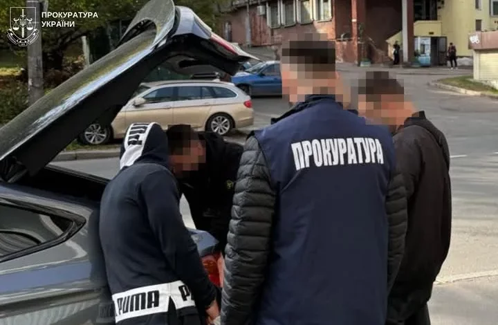 На Львівщині викрили групу, що шахрайськи заволодівала БПЛА за підробленими документами