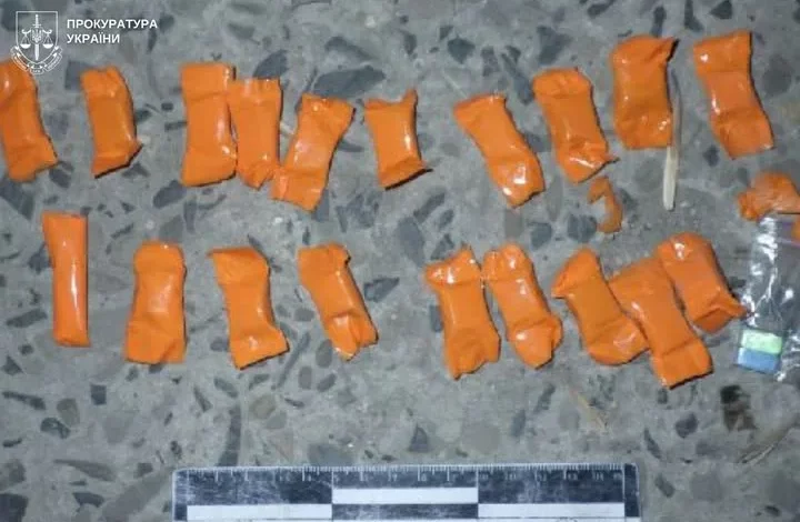 У Львові судитимуть оператора поштового зв’язку за збут психотропів