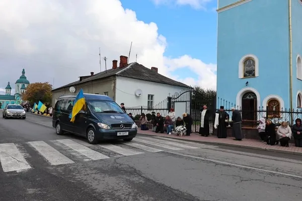 Мостиська громада попрощалася з Максимом Бондаренком із села Пнікут