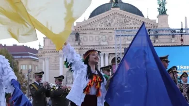 Перед Львівською оперою вшанували захисників і захисниць України