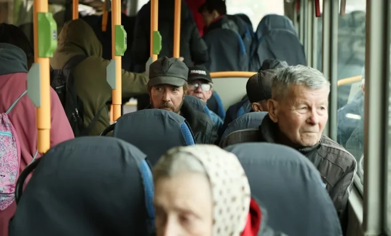 У Львові «Автобус турботи» відвіз до притулку сімох бездомних