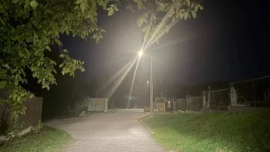 У Рудному облаштували освітлення на кладовищі