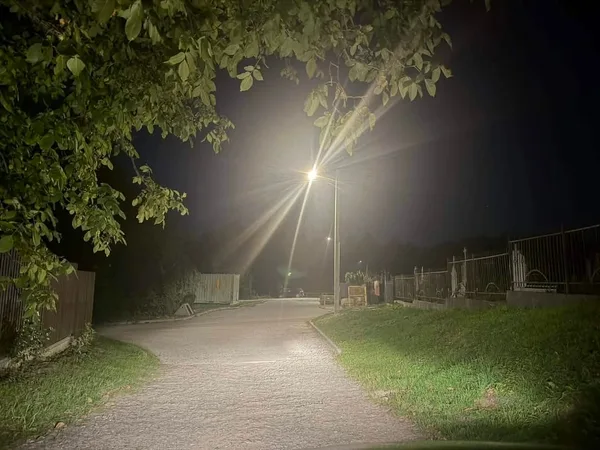 У Рудному облаштували освітлення на кладовищі