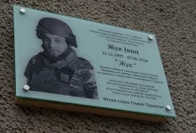 У Мацошині освятили меморіальну таблицю полеглому захиснику Івану Жуку