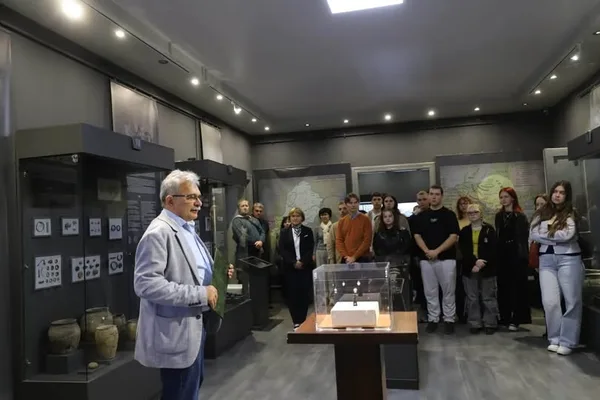 До Музею історії Галичини у Винниках передали унікальну бронзову фігурку