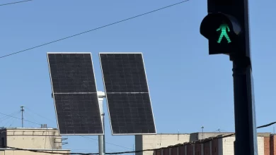 Найбільший світлофор Львова оснастили сонячними панелями для до 24 годин автономної роботи