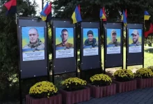 У Великих Мостах освятили нові стели на Алеї Героїв